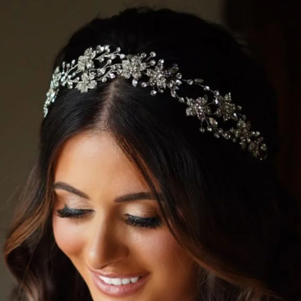 NIB Christie Lauren Angel halo headpiece